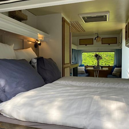 Caravan Stadstuin Goedereede Let Op De Badkamer Moet Met Andere Gasten Gedeeld Worden Luaran gambar