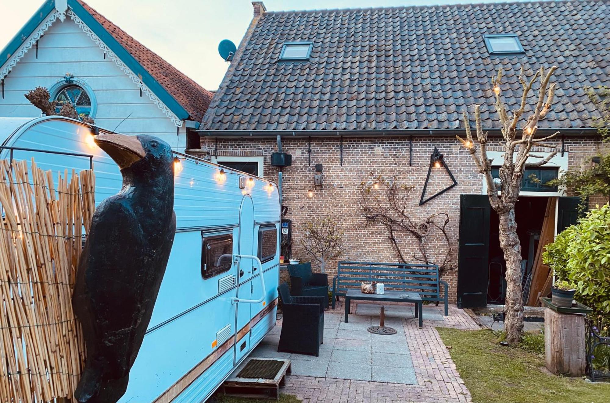 Caravan Stadstuin Goedereede Let Op De Badkamer Moet Met Andere Gasten Gedeeld Worden Luaran gambar