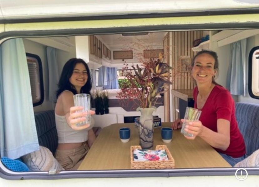 Caravan Stadstuin Goedereede Let Op De Badkamer Moet Met Andere Gasten Gedeeld Worden Luaran gambar